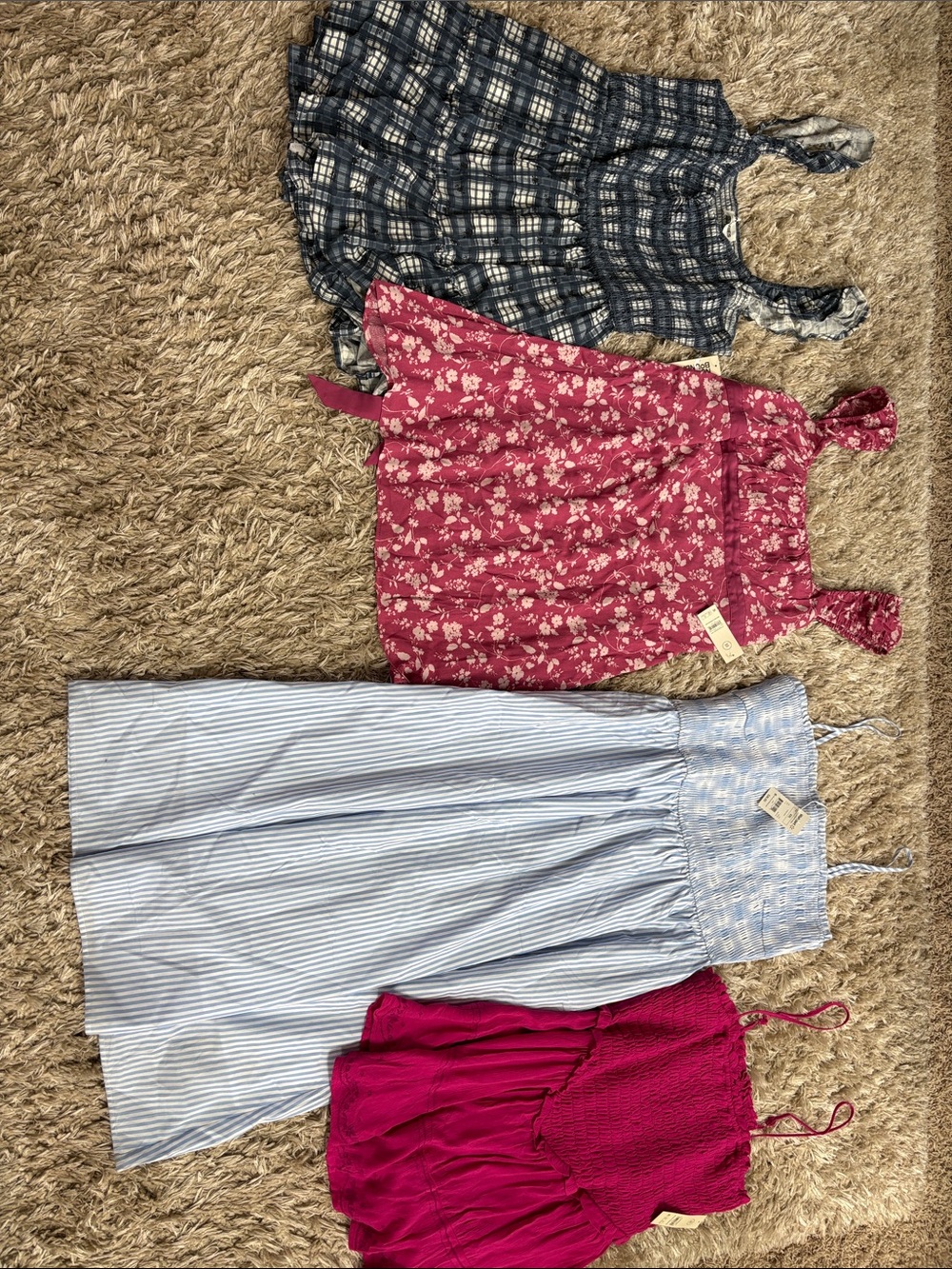 New lot 4 women’s dresses rompers size 20